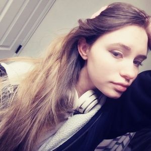 Meet your Posher, Devin